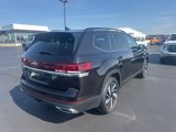 Used 2024 Volkswagen Atlas SE image 3