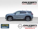 New 2025 Nissan Pathfinder Platinum image 2