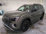 New 2025 Volkswagen Atlas Peak Edition SE image 3