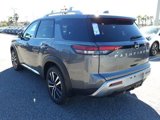 New 2025 Nissan Pathfinder Platinum image 4