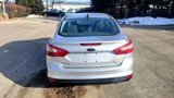 Used 2013 Ford Focus SE w/ SE Winter Pkg image 4