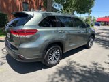 Used 2017 Toyota Highlander XLE image 3