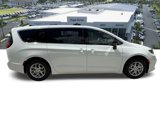 New 2026 Chrysler Pacifica Select image 4