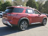 New 2025 Nissan Pathfinder Platinum image 3