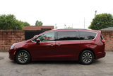 Used 2021 Chrysler Pacifica Touring-L image 2
