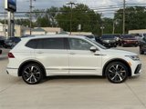 Used 2023 Volkswagen Tiguan SEL R-Line image 3