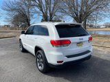 Used 2019 Jeep Grand Cherokee Laredo image 3