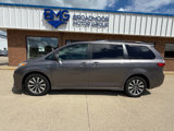 Used 2020 Toyota Sienna XLE image 2