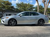 Used 2020 Toyota Camry SE image 2