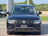 Used 2020 Volkswagen Tiguan SE w/ Panoramic Sunroof Package image 2