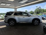 Used 2022 Nissan Pathfinder Platinum w/ Cargo Package image 4