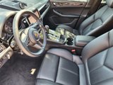 Used 2024 Porsche Macan image 4