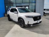 New 2025 Honda Pilot Touring image 3
