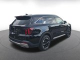 Used 2024 Kia Sorento S image 4