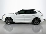 Used 2025 Porsche Cayenne image 2