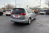 Used 2020 Chrysler Pacifica Touring w/ Advanced Safetytec Group image 4
