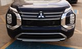 New 2025 Mitsubishi Outlander SE image 2
