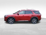 New 2025 Nissan Pathfinder Platinum image 2