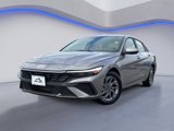Used 2024 Hyundai Elantra SEL image 2