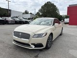 Used 2018 Lincoln Continental Select image 2