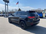 Used 2018 Jeep Grand Cherokee Altitude image 3