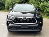 Used 2022 Toyota Highlander XLE image 3