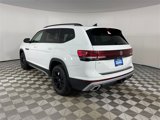 New 2025 Volkswagen Atlas Peak Edition SE image 4