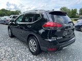 Used 2017 Nissan Rogue SV image 3
