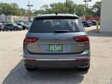 Used 2022 Volkswagen Tiguan SE w/ Panoramic Sunroof Package image 5