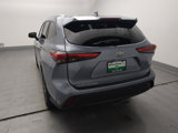 Used 2022 Toyota Highlander XLE image 6