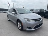 Used 2019 Chrysler Pacifica Limited image 3
