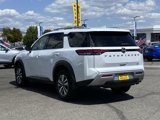 New 2025 Nissan Pathfinder SL image 4