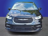 Used 2024 Chrysler Pacifica Touring-L image 2