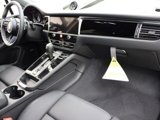 Certified 2024 Porsche Macan image 5