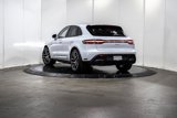 Used 2025 Porsche Macan image 3