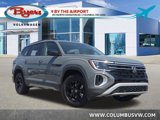 New 2025 Volkswagen Atlas Peak Edition SE image 1