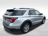 Used 2025 Ford Explorer Active w/ Active Comfort Package image 4