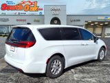 New 2026 Chrysler Pacifica Select image 3