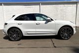 Certified 2025 Porsche Macan image 6