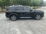 New 2025 Nissan Pathfinder Platinum w/ Black Appearance Package image 4