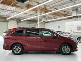 Used 2021 Toyota Sienna XLE image 4
