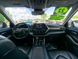 Used 2022 Toyota Highlander XLE image 2
