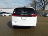 New 2025 Chrysler Pacifica Select image 4