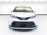 Used 2024 Toyota Sienna Platinum image 2