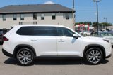 Used 2025 Toyota Grand Highlander AWD image 6