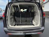 Used 2022 Chrysler Pacifica Touring-L image 5