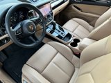 Used 2025 Porsche Macan image 4
