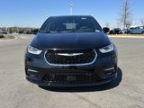 New 2025 Chrysler Pacifica Select image 3