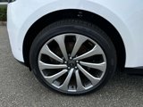 New 2025 Land Rover Range Rover SV image 3