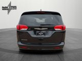 Used 2022 Chrysler Voyager LX image 4